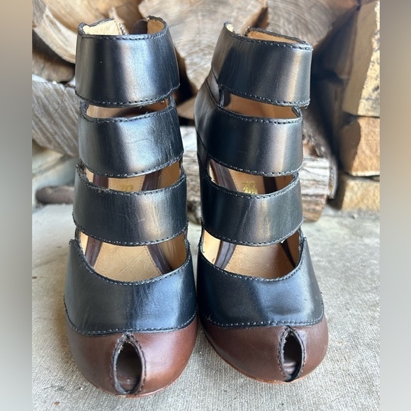 L.A.M.B. Peep toe black & brown leather cut out ankle boot heel Sz-7.  G - Picture 11 of 11